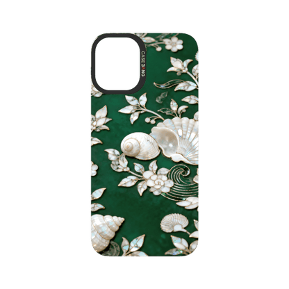 Peerless Beauty Snap - On Cover - CaseBangFritillaria Imagisnap Magsafe CompatibleCaseBangiPhone 16 PlusTimeless Blue&Green