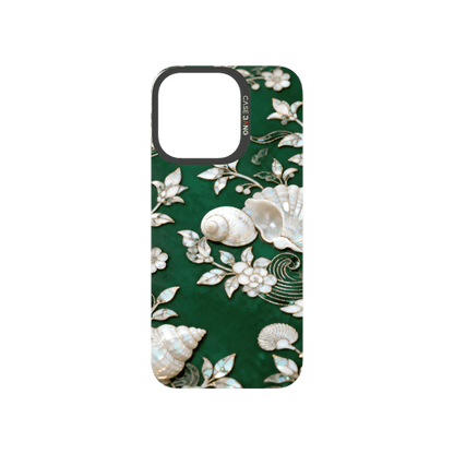 Peerless Beauty Snap - On Cover - CaseBangFritillaria Imagisnap Magsafe CompatibleCaseBangiPhone 16 ProTimeless Blue&Green