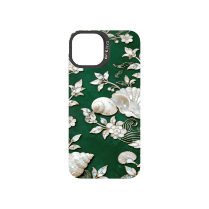 Peerless Beauty Snap - On Cover - CaseBangFritillaria Imagisnap Magsafe CompatibleCaseBangiPhone 15Timeless Blue&Green