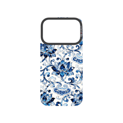 Peerless Beauty Snap - On Cover - CaseBangFritillaria Imagisnap Magsafe CompatibleCaseBangiPhone 17 ProBlue&White Porcelain Elegance